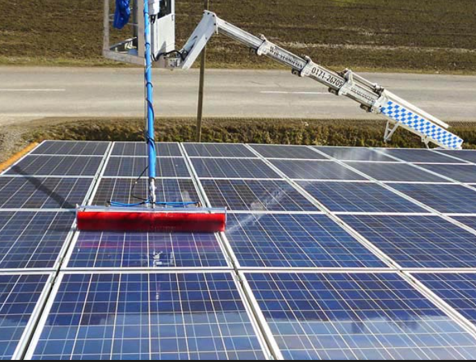 Professionelle PV-Reinigung